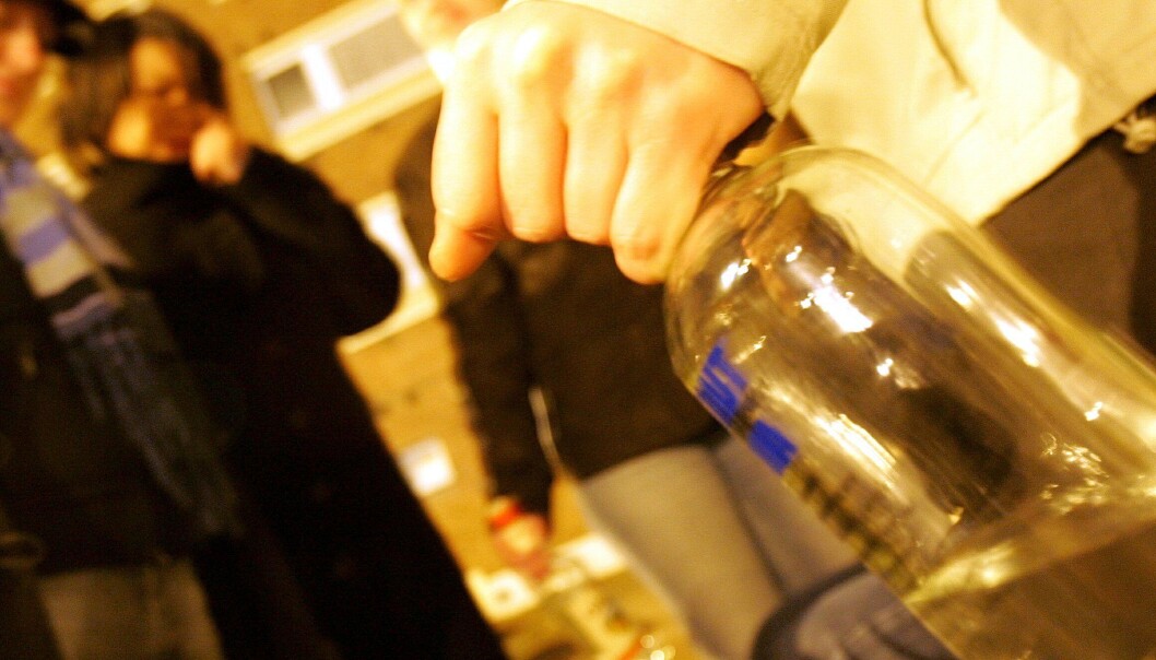 Norwegian law is being broken when minors and people who are already drunk are allowed to buy alcoholic beverages in pubs and nightspots. But this rarely has any consequences for the local watering holes. (Photo: Colourbox) Norwegian law is being broken when minors and people who are already drunk are allowed to buy alcoholic beverages in pubs and nightspots. But this rarely has any consequences for the local watering holes. (Photo: Colourbox)