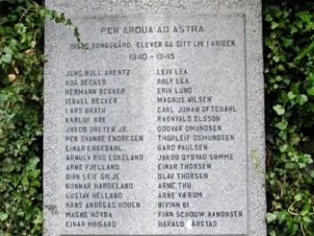 The monument is erected in the school yard of Stavanger Cathedral school (Photo: Per Byhring) The monument is erected in the school yard of Stavanger Cathedral school (Photo: Per Byhring)