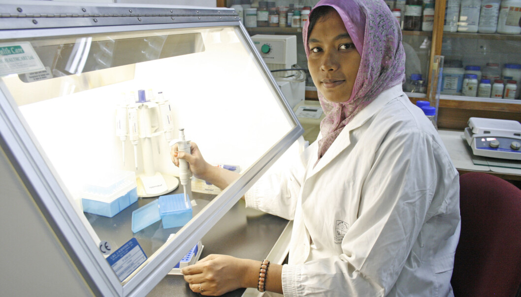 "I found that E.coli were present in all my samples," says Selina Akter, who travelled all over Bangladesh to get samples from 46 sea beaches and rivers. (Photo: Frøy Katrine Myrhol) "I found that E.coli were present in all my samples," says Selina Akter, who travelled all over Bangladesh to get samples from 46 sea beaches and rivers. (Photo: Frøy Katrine Myrhol)
