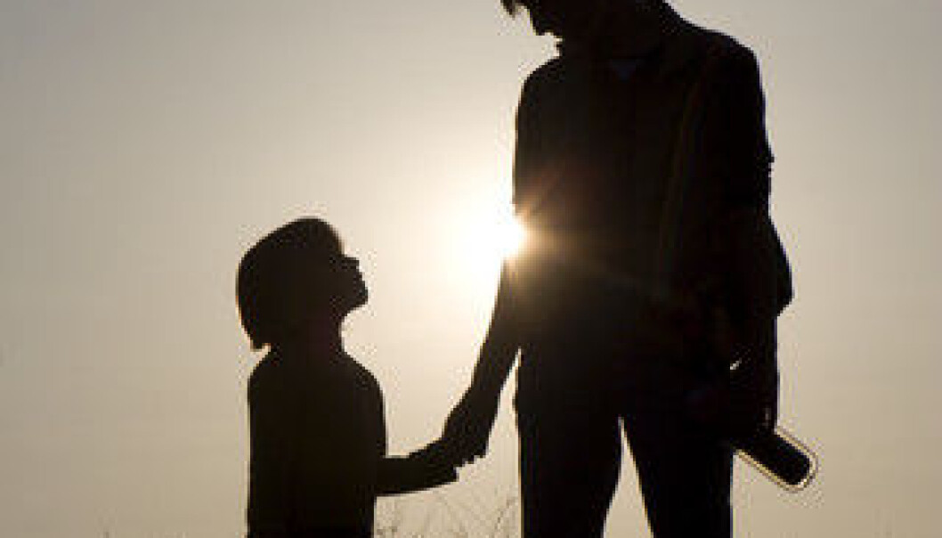 The instinct to protect a child is important. But we need to handle it without demeaning the parent, says researcher. (Illustration photo: Colourbox) The instinct to protect a child is important. But we need to handle it without demeaning the parent, says researcher. (Illustration photo: Colourbox)