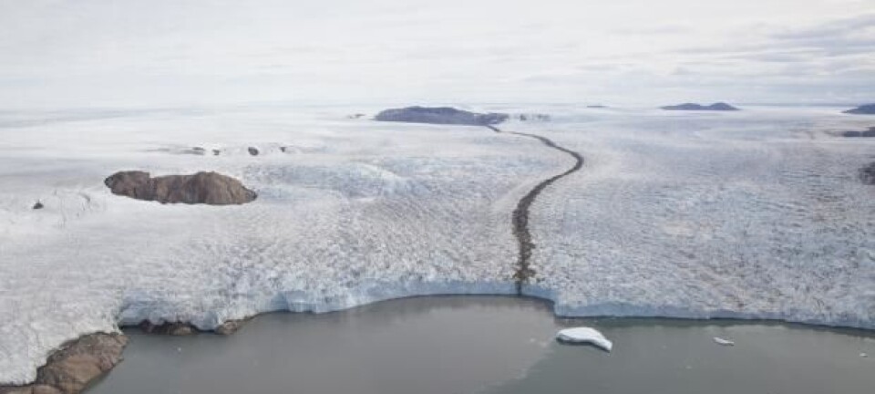 Aerial photos from Greenland topple climate models