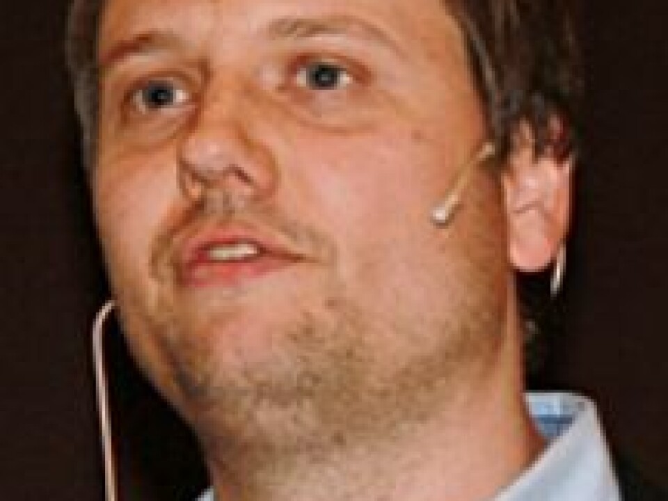 “In the final 12 weeks before transferring to sea cages, smolts should be swimming 0.8 to 1.2 body lengths per second,” recommends Nofima’s Harald Takle. (Photo: Torkild Marsdal Hanssen)