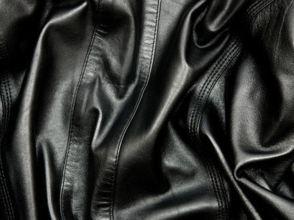 PFAS are water and oil repellent and for that reason are widely used for purposes such as impregnating textiles, leather and paper, and in fire fighting foam and floor wax. (Photo: Colourbox)