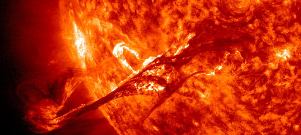 New model helps scientists understand solar flares