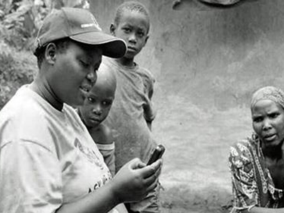 The aim of the project is to give pregnant women confidence in the health care system and to counterbalance advice they may hear that is based on superstition. (Photo: Grameen Foundation)