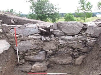 Eyebrows lifted in surprise when Skre and his colleagues dug down 1.5-metres into the Renaissance Garden from the 1600s and discovered a medieval stone foundation 130 cm high. This is a remnant of the foundation of a manor house from around 1300. it was just one of a series of royal and petty king’s residences that have stood at Avaldsnes throughout history. (Photo: Royal Manner House Project Avaldsnes, University of Oslo.) Eyebrows lifted in surprise when Skre and his colleagues dug down 1.5-metres into the Renaissance Garden from the 1600s and discovered a medieval stone foundation 130 cm high. This is a remnant of the foundation of a manor house from around 1300. it was just one of a series of royal and petty king’s residences that have stood at Avaldsnes throughout history. (Photo: Royal Manner House Project Avaldsnes, University of Oslo.)