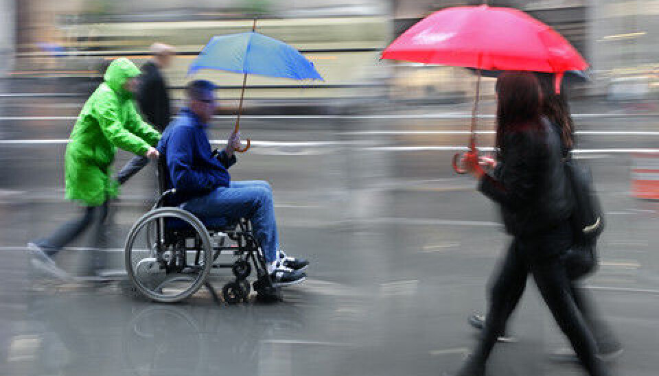 People with disabilities are more dependent than others on their helpers. This is why it is even more serious for LGBT people in this group when health care workers have prejudices and lack knowledge about alternative sexualities, according to researcher Arne Backer Grønningsæter. (Illustration: Colourbox)