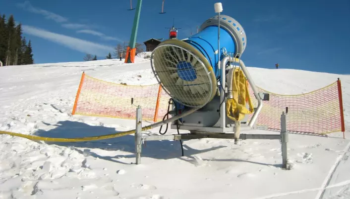 Nanoscale impulse radar measures depth of snow