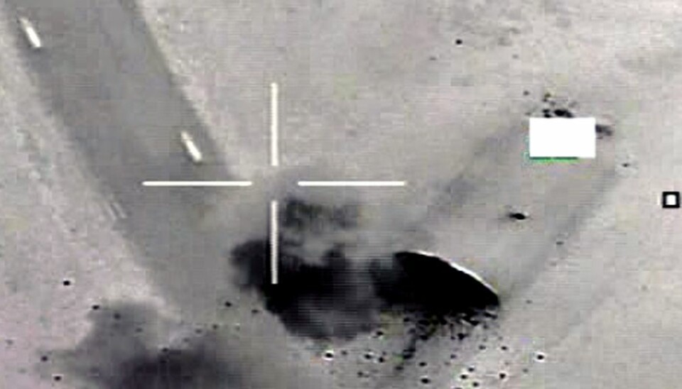 A Norwegian bomb hits a hangar in Libya during Operation Odyssey Dawn. Norway dropped nearly 600 bombs on the country without being involved in target selection. (Photo: Norwegian Defence Media Centre)