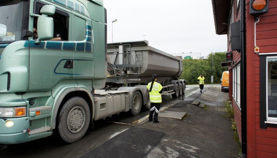 Heavy goods vehicles need to be loaded correctly and have the right weight for Norwegian roads. (Photo: Terje Moen)