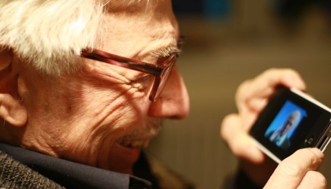 A smartphone and YouTube give access to innumerable old music videos. (Photo: Ida Korneliussen) A smartphone and YouTube give access to innumerable old music videos. (Photo: Ida Korneliussen)