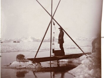 Fridtjof Nansen measures water temperatures from the depths of the Arctic Ocean, 12 July 1894. Nansen's historical measurements are critical to today's researchers, who are trying to understand how ocean currents and temperatures have changed over time -- and will change due to global warming. (Credit: Unknown photographer/from the Norwegian National Library, bldsa_3c060.)
Fridtjof Nansen measures water temperatures from the depths of the Arctic Ocean, 12 July 1894. Nansen's historical measurements are critical to today's researchers, who are trying to understand how ocean currents and temperatures have changed over time -- and will change due to global warming. (Credit: Unknown photographer/from the Norwegian National Library, bldsa_3c060.)