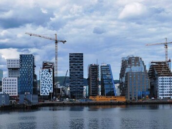 The so-called Barcode row of high-rises along part of Oslo’s Bjørvika waterfront have caused considerable debate. Despites a diversified use of narrow facades, these are steel and concrete that block sea views and cast shadows. Signature buildings in wood are what is needed to make the environmentally better material more popular in large buildings, thinks Nygaard. (Photo: Helge Høifødt/Wikimedia Creative Commons) The so-called Barcode row of high-rises along part of Oslo’s Bjørvika waterfront have caused considerable debate. Despites a diversified use of narrow facades, these are steel and concrete that block sea views and cast shadows. Signature buildings in wood are what is needed to make the environmentally better material more popular in large buildings, thinks Nygaard. (Photo: Helge Høifødt/Wikimedia Creative Commons)