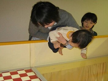 Infants who had never moved around on their own were not particularly perturbed by this situation. (Photo: Dahl et al./Psychological Science) Infants who had never moved around on their own were not particularly perturbed by this situation. (Photo: Dahl et al./Psychological Science)