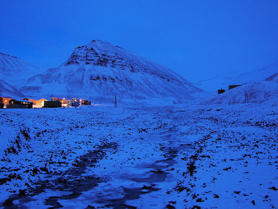 The polar night, like here in Svalbard, occurs when the night lasts for more than 24 hours. This occurs only inside the polar circles. (Photo: Bjørn Christian Tørrissen / Wikimedia Commons)