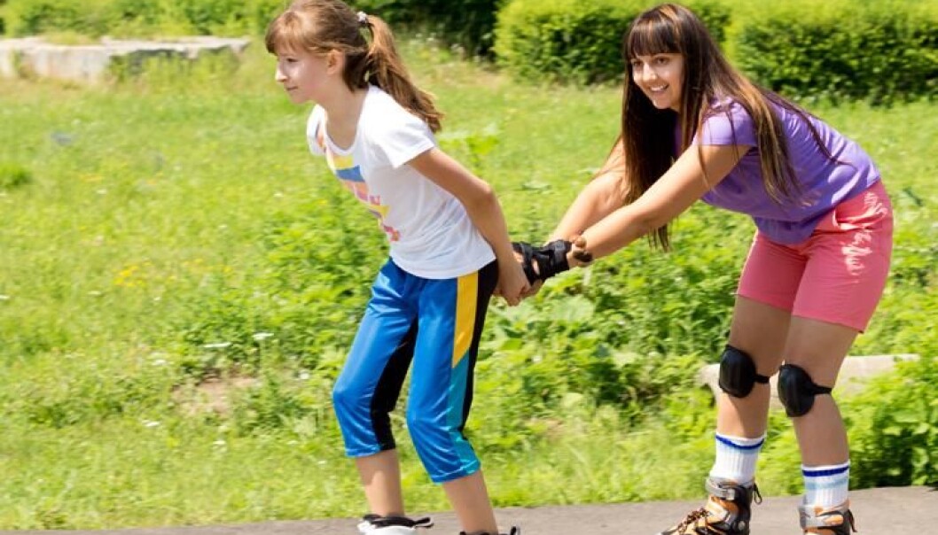 While teenage boys use lawns to play ball games or perhaps toss Frisbees, teenage girls might find alternative activities. (Photo: Colourbox) While teenage boys use lawns to play ball games or perhaps toss Frisbees, teenage girls might find alternative activities. (Photo: Colourbox)
