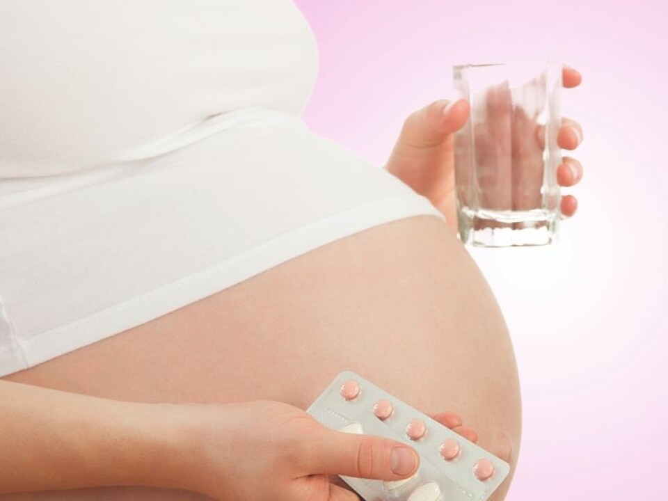 In a huge Norwegian cohort study, 3.8 percent of mothers used paracetamol more than 28 days of their pregnancies. (Photo: Colourbox)