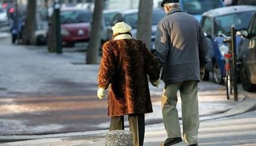 Norwegian winters pose an extra challenge for the elderly who are afraid of slipping and falling. (Photo: Colourbox) Norwegian winters pose an extra challenge for the elderly who are afraid of slipping and falling. (Photo: Colourbox)
