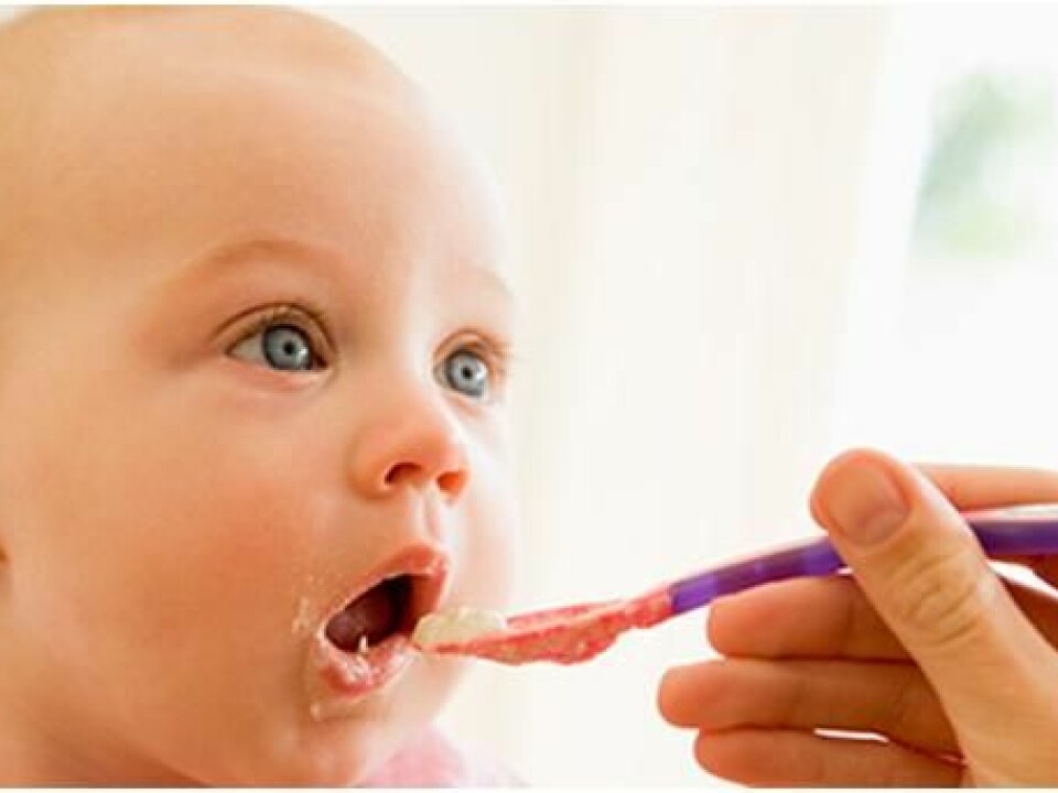 Once allowed to eat solid foods, babies often demand constant spoonfuls. (Photo: www.colourbox.no)
