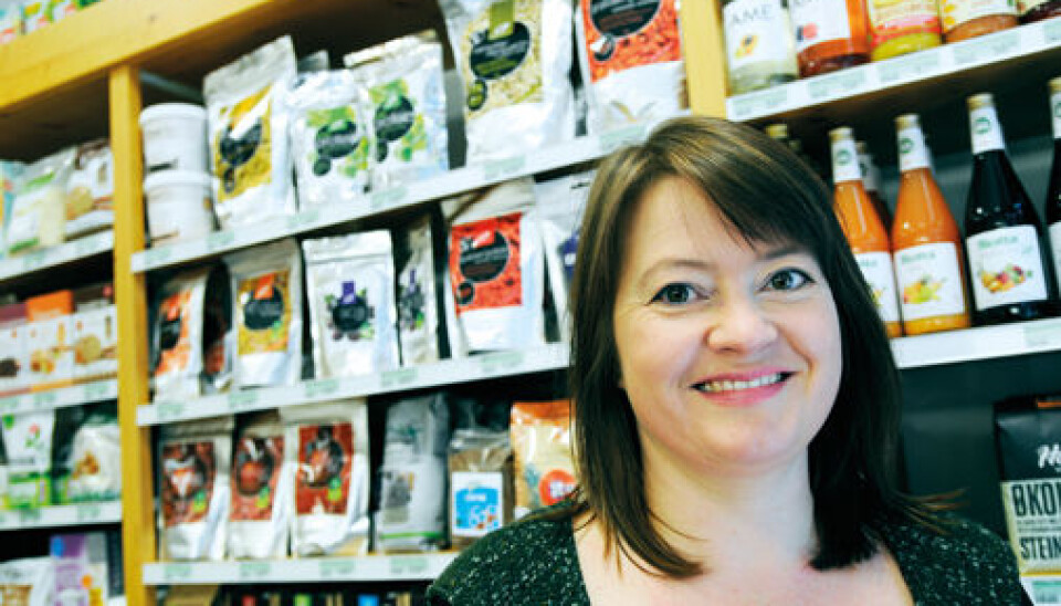 Researcher Hilde Nilsen fears that the fragile balance in our cells can be upset when we supplement our diet with vitamin pills. (Foto: Ola Sæther)