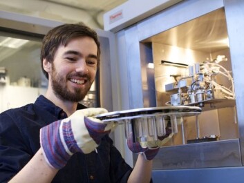 Climatologist Eirik Vinje Galaasen of the Bjerknes Centre for Climate Research in Bergen prepares for an analysis of sea floor sediments from an area of the North Atlantic south of Greenland. (Photo: Gudrun Sylte) Climatologist Eirik Vinje Galaasen of the Bjerknes Centre for Climate Research in Bergen prepares for an analysis of sea floor sediments from an area of the North Atlantic south of Greenland. (Photo: Gudrun Sylte)