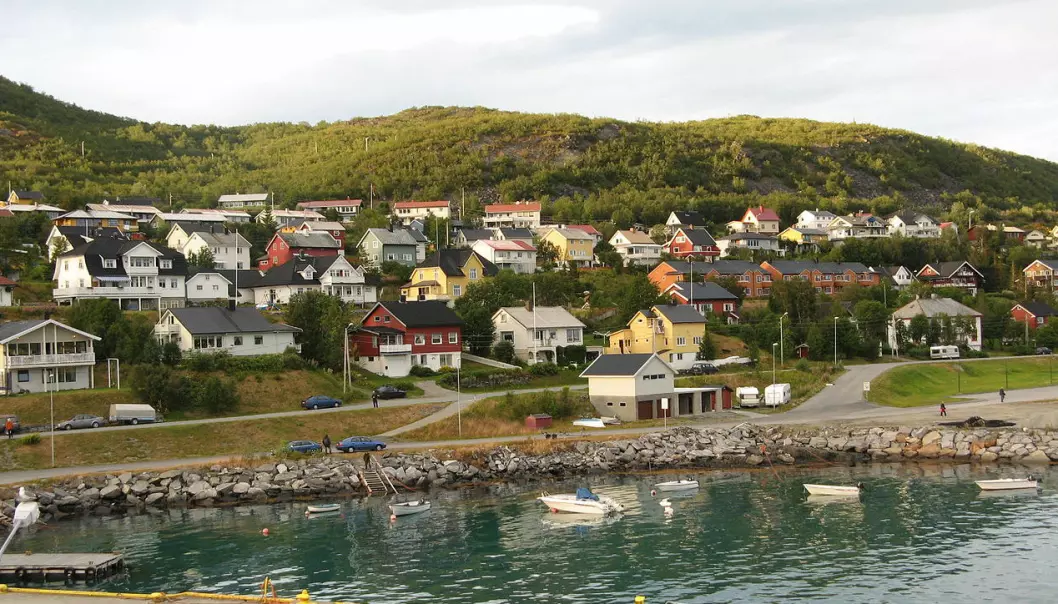 Plenty of detached homes but few flats.  Skjervøy in Troms County, North Norway, is one of the four rural municipalities studied in the NIBR report. (Photo: Wikimedia Commons)
