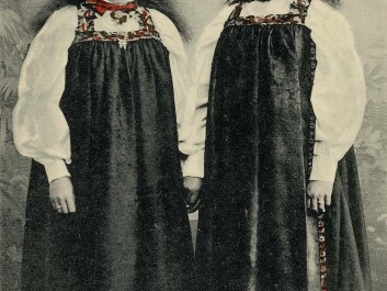 Costumes from Hallingdal, in their traditional form. (Photo: Norwegian Folk Museum) Costumes from Hallingdal, in their traditional form. (Photo: Norwegian Folk Museum)