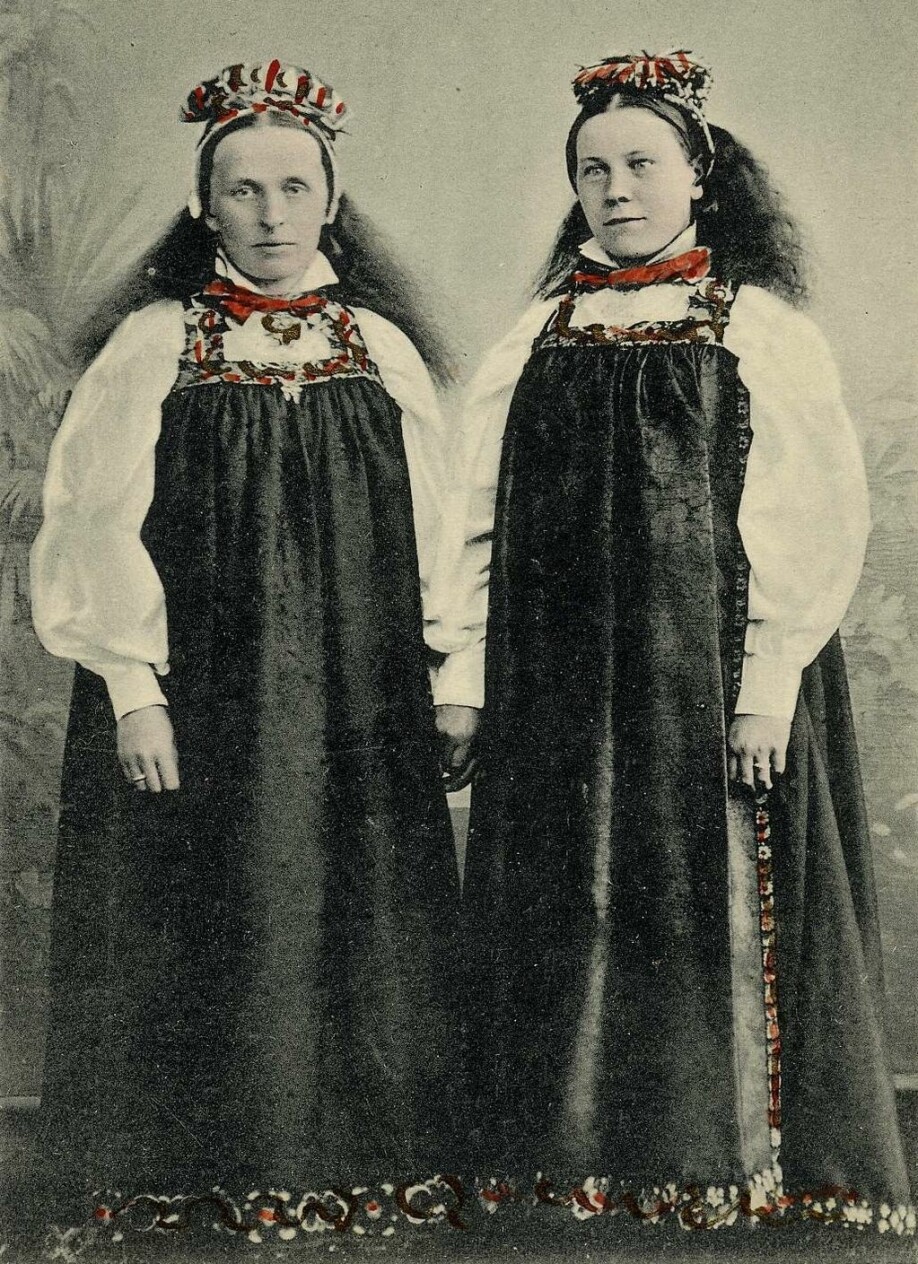 Costumes from Hallingdal, in their traditional form. (Photo: Norwegian Folk Museum)