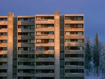 A block of flats at Romsås on the outer East Side of Oslo. To break down divisions in the Oslo populace, the golden ghettos are at least as important as the traditional East Side ghettos, assert researchers. (Photo: Bjørn Rørslett, Samfoto)