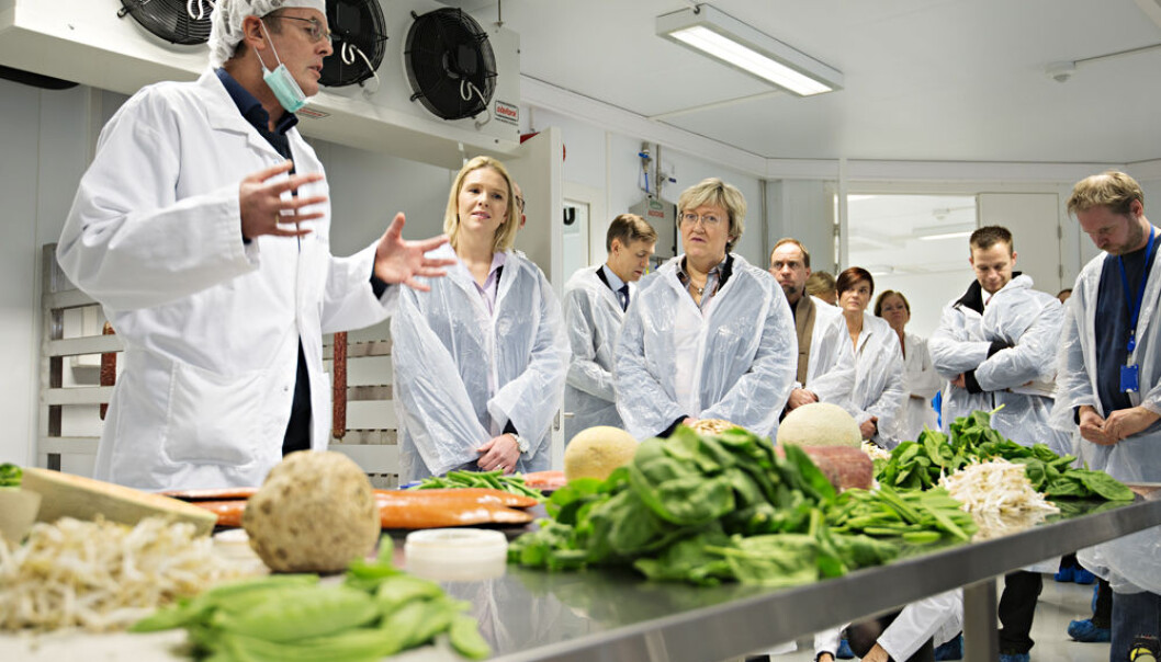 From the opening of the pathogen pilot plant. Second to the left is Minister of Agriculture and Food Sylvi Listhaug From the opening of the pathogen pilot plant. Second to the left is Minister of Agriculture and Food Sylvi Listhaug