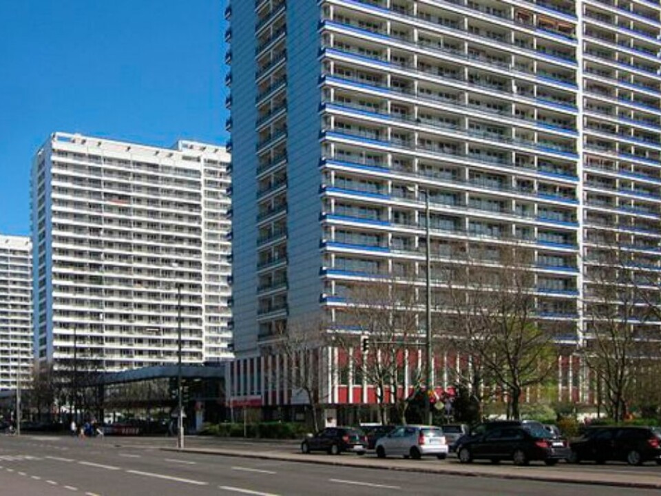 Modernism held sway in the 1960s with enormous high-rise blocks and main arterials between them, such as here at Leipziger Strasse in Berlin. This mode of thought often continues to prevail when new satellite towns are built round the world, according to the Danish architect, Jan Gehl. (Photo: Beek100, Wikimedia Commons)