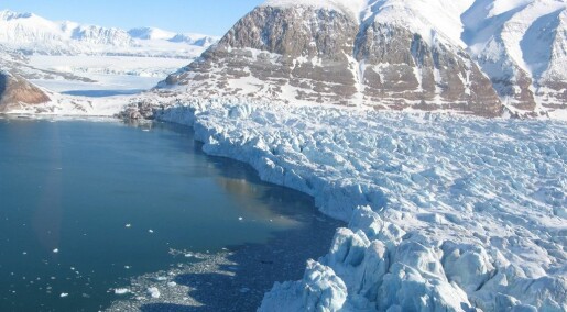 Glaciologists luck out with seismograph and video