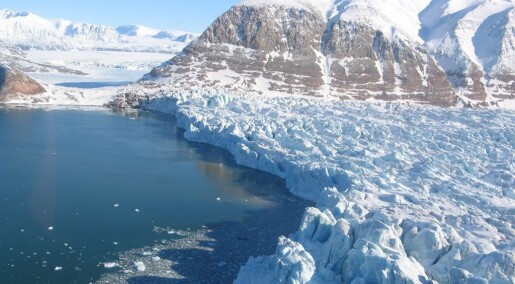 Glaciologists luck out with seismograph and video Glaciologists luck out with seismograph and video
