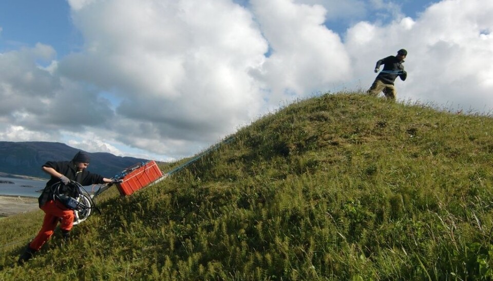 Geophysical methods make it possible for archaeologists to discovered new pieces of cultural heritage without ruining anything. (Photo: Robert Fry)