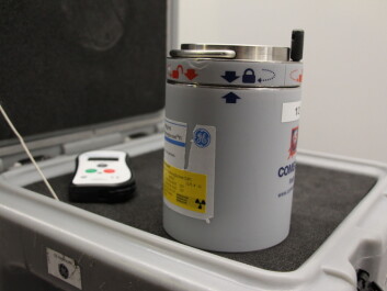 Time really is money when it comes to the use of the radioactive tracer called 1-amino-3-fluorine 18-fluorocyclobutane-1-carboxylic acid. One dose costs NOK 30 000. (Photo: Anne Sliper Midling) Time really is money when it comes to the use of the radioactive tracer called 1-amino-3-fluorine 18-fluorocyclobutane-1-carboxylic acid. One dose costs NOK 30 000. (Photo: Anne Sliper Midling)