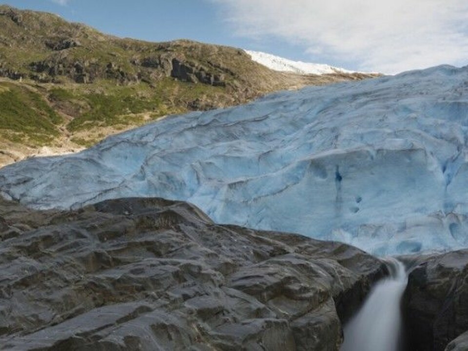 The world’s glaciers are not shrinking, but actually growing, claimed British botanist David Bellamy in a letter that was published in “New Scientist”. Ole Bjørn Rekdal cites this as a classic example of junk science. (Photo: Erlend Haarberg, Samfoto)