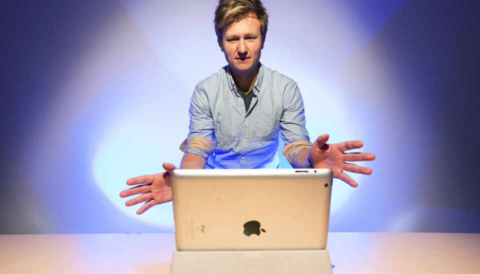 The Norwegian researchers have chosen to focus on ultrasound. This technology enables the whole screen to be used – which means a larger working surface. (Photo: Werner Juvik/SINTEF)