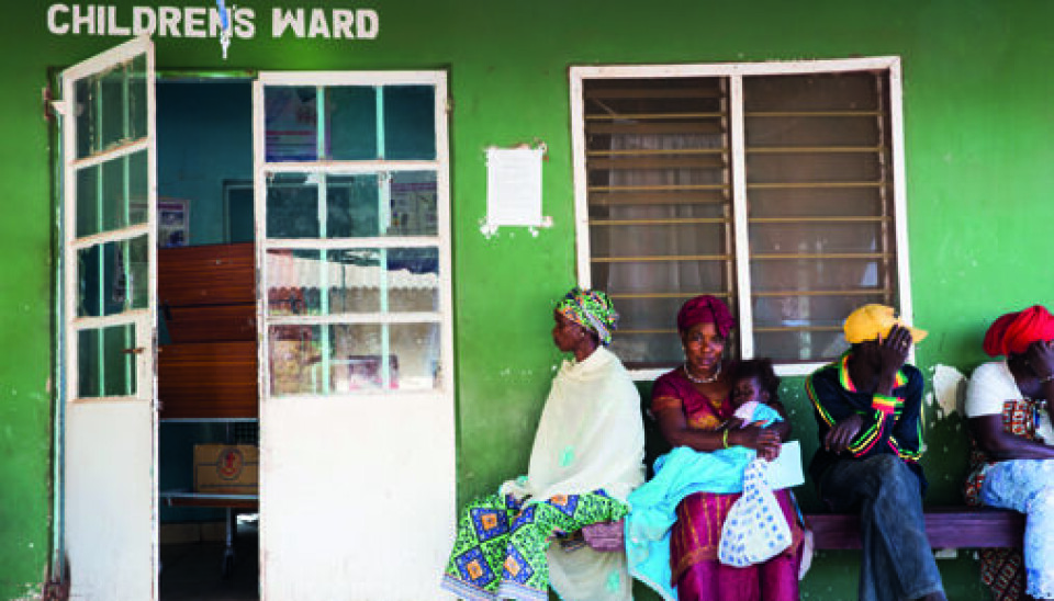 Low status: Women seek out the health services in the Gambia, but their needs are not being met. They have no experience of good-quality health services and thus do not know what to ask for. These women are waiting for treatment outside one of the rural hospitals in the Gambia. (Photo: Camilla Smaadal)