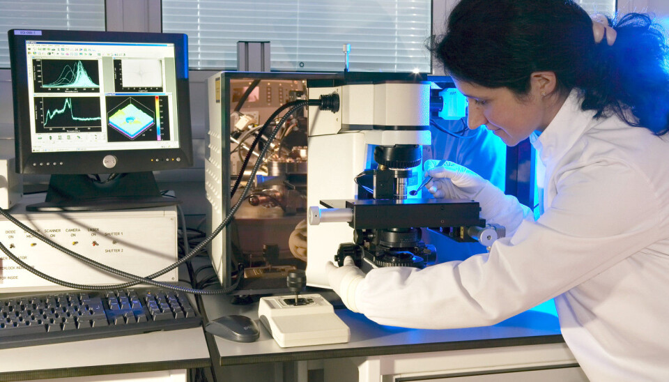 Six months after completing a master’s degree, nine of ten graduates have found jobs, but many of them work in jobs that are not relevant to their field, work part-time or experience other forms of maladjustment. According to a new study, women in natural science and technology experience much more maladjustment than men. The same applies to graduates with an immigrant background. (Illustrative photo: Science Photo Library)