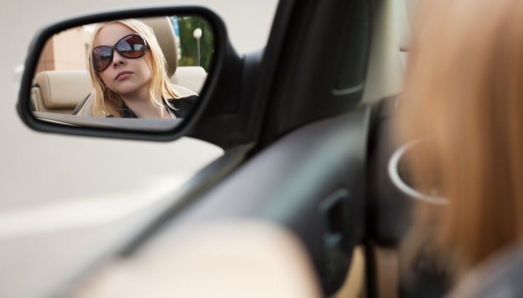 People who suffer hearing loss are more attentive and cautious when using roads than drivers whose hearing is not impaired. When driving they need to be extra mindful of what is going on all around, including behind them in their rear-view mirrors. (Illustration photo: Colourbox) People who suffer hearing loss are more attentive and cautious when using roads than drivers whose hearing is not impaired. When driving they need to be extra mindful of what is going on all around, including behind them in their rear-view mirrors. (Illustration photo: Colourbox)