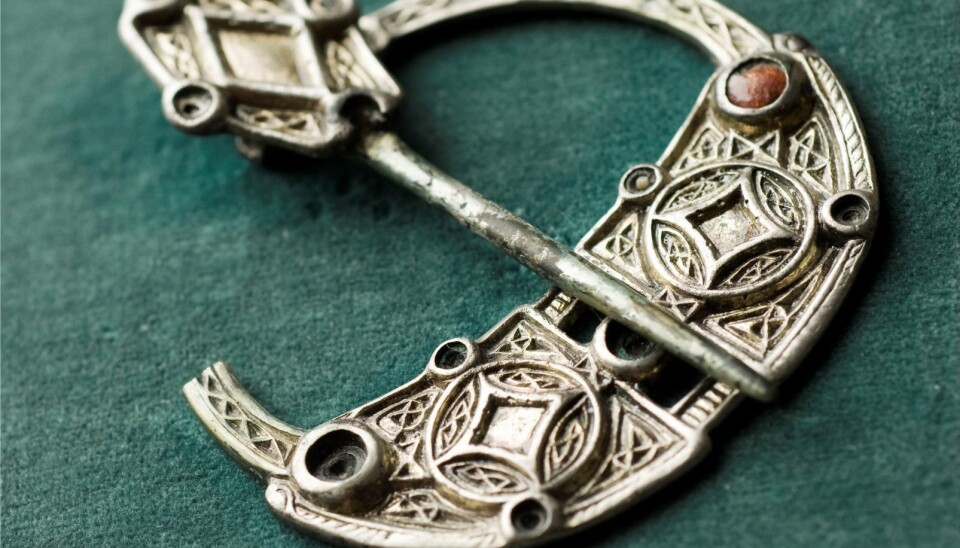 Circular brooch from a woman’s grave in Nes, Bjung municipality. (Photo: Per Fredriksen, NTNU University Museum)