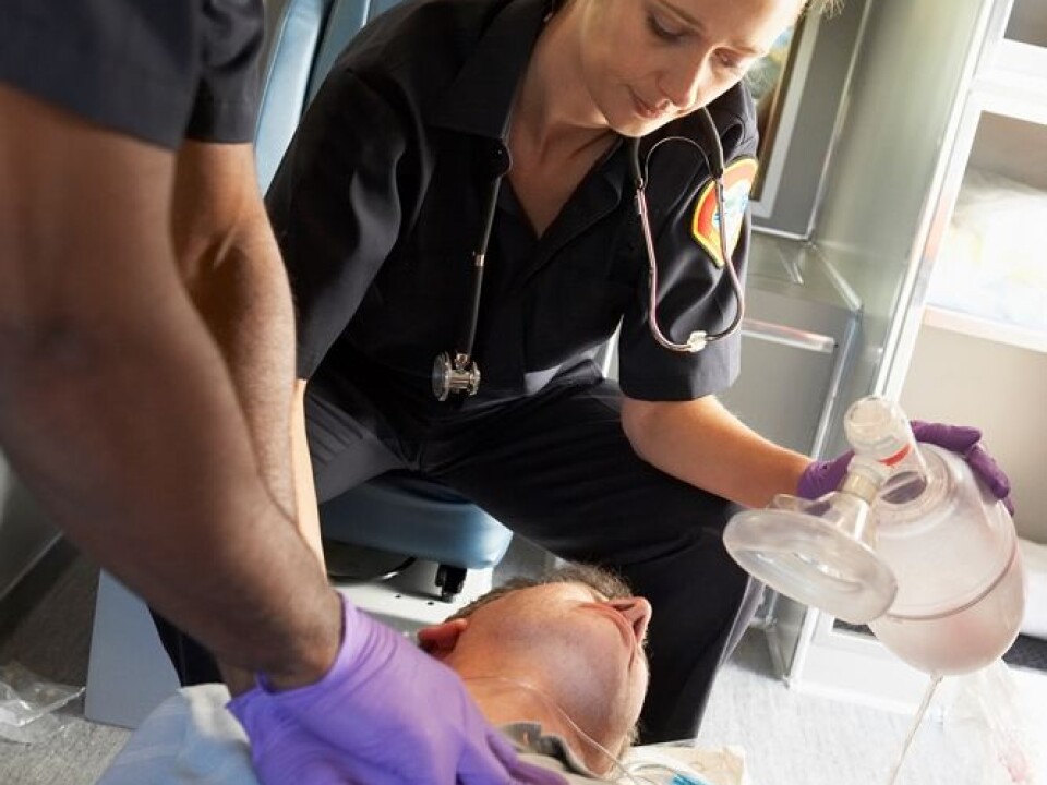 All patients who stop breathing should immediately be given cardiopulmonary resuscitation and it should be initiated just as quickly on hypothermic patients who suffer cardiac arrest as for patients with a normal body temperature. (Photo: Colourbox)