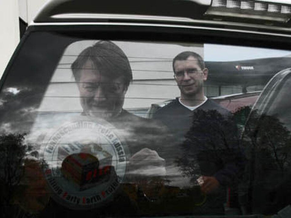 Victor Melezhik and Aivo Lepland preparing their vehicle for the five-month spell of fieldwork in northwestern Russia in 2007. (Photo: Gudmund Løvø)