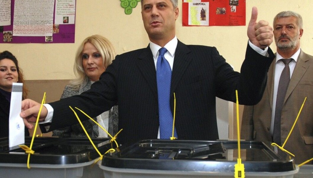 Kosovo’s Prime Minister Hashim Thaci casts his vote in the country’s local elections of 2009. This was the first democratic election after Kosovo declared its independence the previous year. According to a new study, Kosovo is a good example of a state where despite the citizens having scant influence on the formation of its constitution, democracy has made headway. (Photo: Hazir Reka, Reuters) Kosovo’s Prime Minister Hashim Thaci casts his vote in the country’s local elections of 2009. This was the first democratic election after Kosovo declared its independence the previous year. According to a new study, Kosovo is a good example of a state where despite the citizens having scant influence on the formation of its constitution, democracy has made headway. (Photo: Hazir Reka, Reuters)