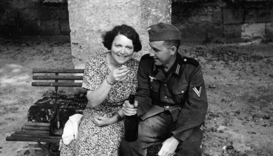 Women who were involved with German soldiers during the war were subject to persecution and punishment. (Photo: Deutsches Bundesarkiv/Wikimedia Commons)