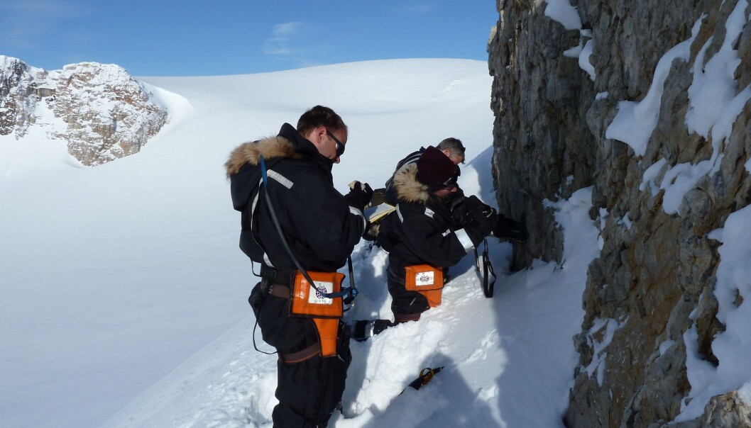 The team of geologists on fieldwork in north eastern Spitsbergen. (Photo: Doug Benn, UNIS) The team of geologists on fieldwork in north eastern Spitsbergen. (Photo: Doug Benn, UNIS)