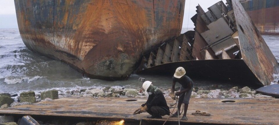 Air pollution from old ships reaches hazardous levels