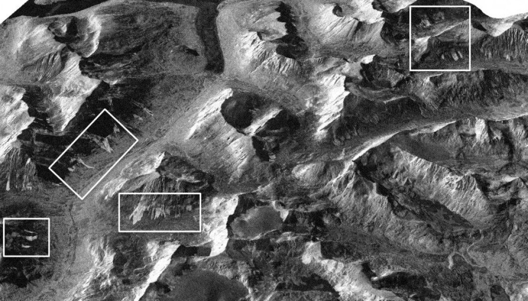 The picture shows a mountainous area in Troms County in northern Norway. The white squares show areas where researchers have detected avalanches. (Photo: Norut, ESA) The picture shows a mountainous area in Troms County in northern Norway. The white squares show areas where researchers have detected avalanches. (Photo: Norut, ESA)