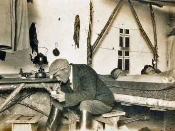 Olav Gjøvdal is sipping yerba mate from a straw. The emigrants drank this traditional South American tea-like drink to avoid scurvy as a result of the meat-rich diet. Ottar Enger (middle) and Ole Viborg Høiby are laying on the bed. (Photo: private)
Olav Gjøvdal is sipping yerba mate from a straw. The emigrants drank this traditional South American tea-like drink to avoid scurvy as a result of the meat-rich diet. Ottar Enger (middle) and Ole Viborg Høiby are laying on the bed. (Photo: private)