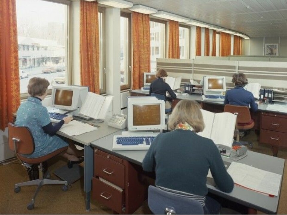 A study of weight and activity among adults in Norway using data collected between 1974 and 1994 showed that women with jobs that were sedentary or involved light physical work actually had lower BMIs than those who were more active throughout the period. The picture shows women in front of computers by Storebrand Idun Insurance Company in 1976. (Photo: digitaltmuseum.no, license: CC BY-SA)